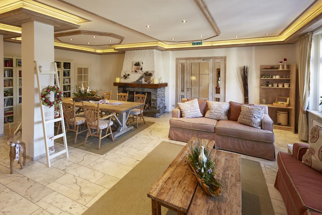 Hotel Garni Dorfkammer Олсберг Екстериор снимка