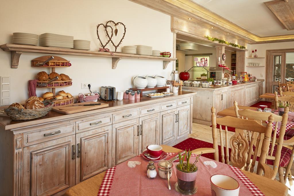 Hotel Garni Dorfkammer Олсберг Екстериор снимка