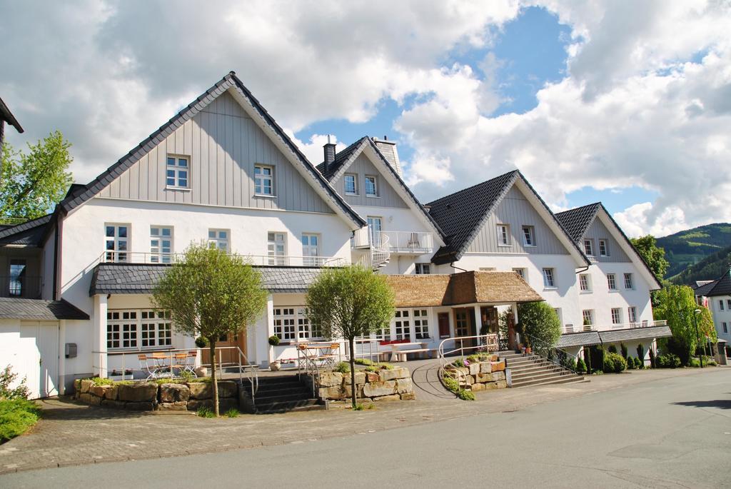 Hotel Garni Dorfkammer Олсберг Екстериор снимка