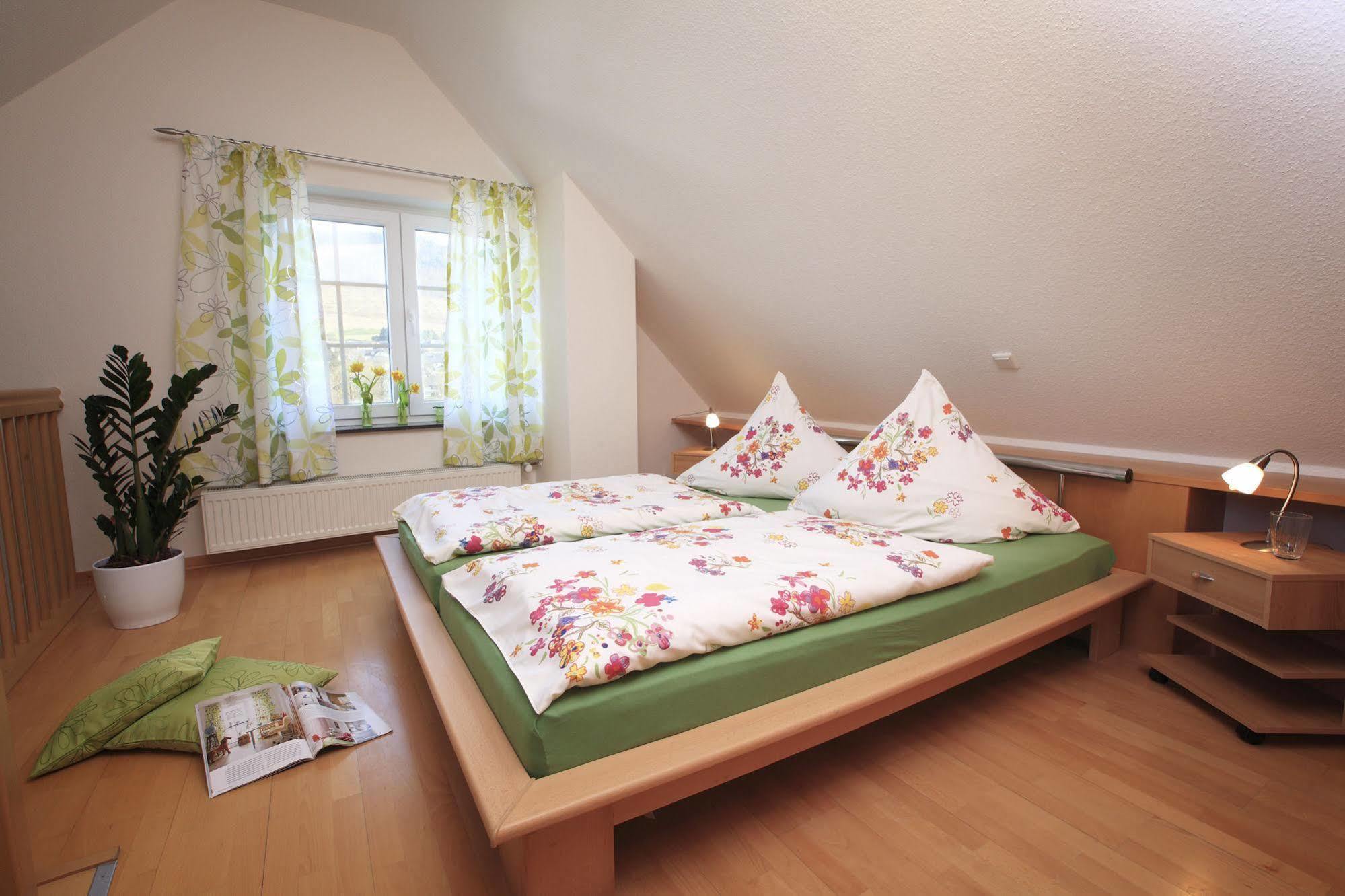 Hotel Garni Dorfkammer Олсберг Екстериор снимка