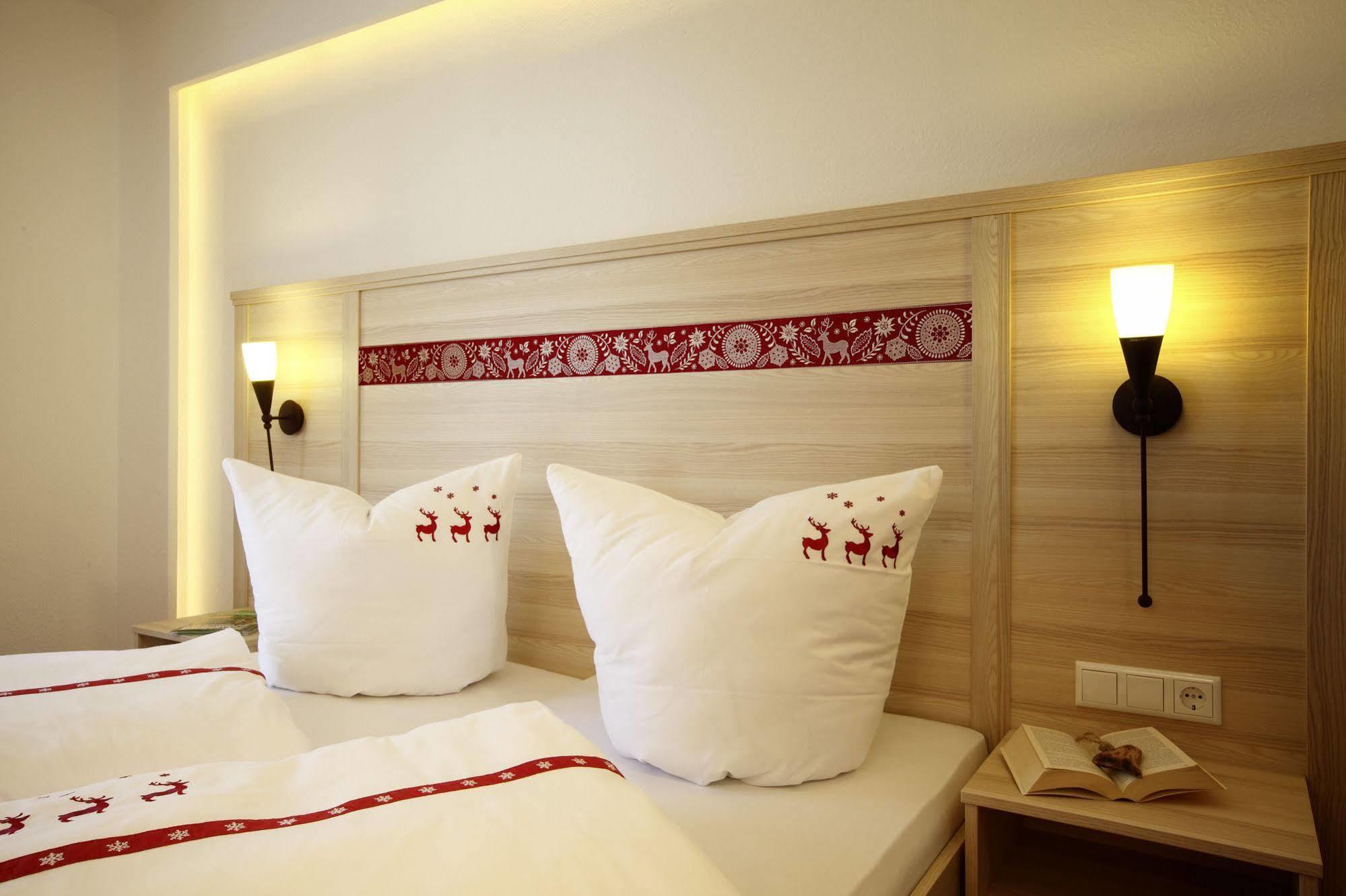Hotel Garni Dorfkammer Олсберг Екстериор снимка