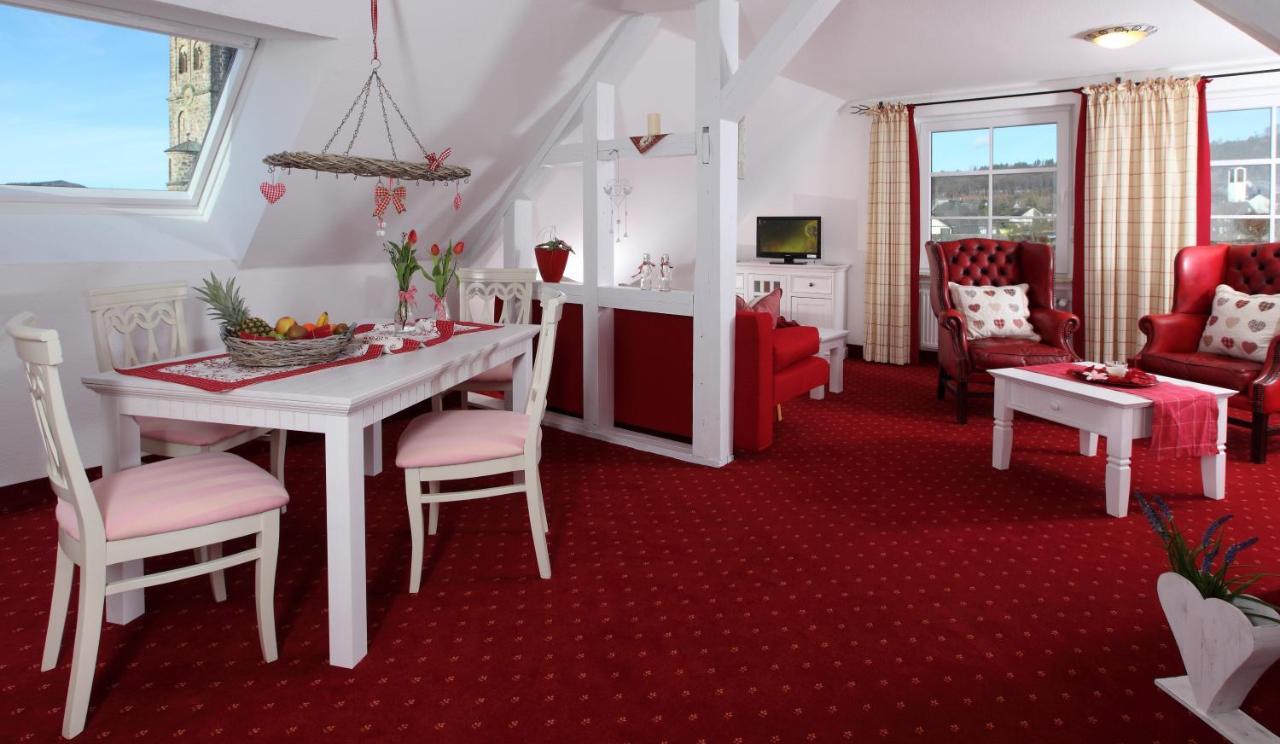 Hotel Garni Dorfkammer Олсберг Екстериор снимка